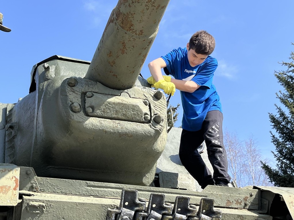 Памятник «Три танка» в Наро-Фоминске обновили и благоустроили школьники и военнослужащие