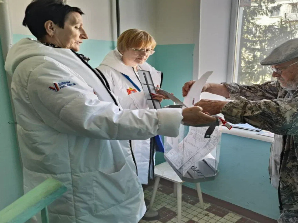 Дзержинская долгожительница и инженер-конструктор танковых войск сделали свой выбор на дому