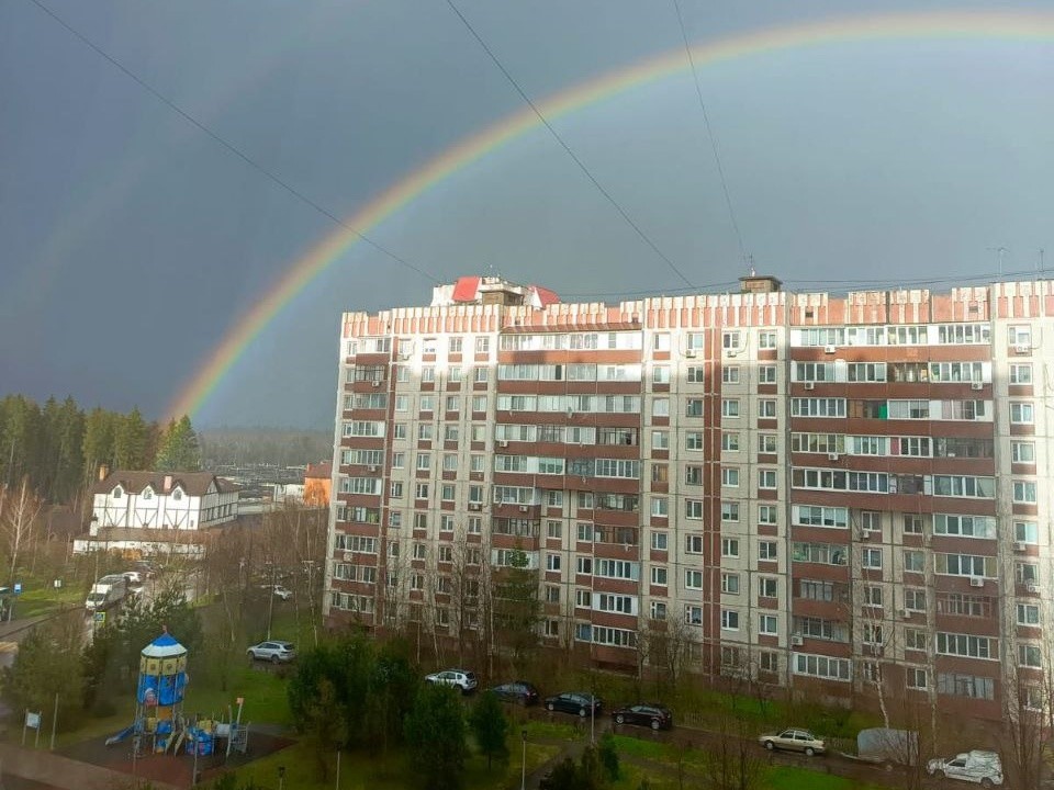 В небе над Краснознаменском появилась радуга