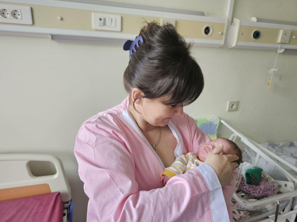 Родился с весом 1600 граммов:  недоношенного мальчика выходили в Видновском перинатальном центре