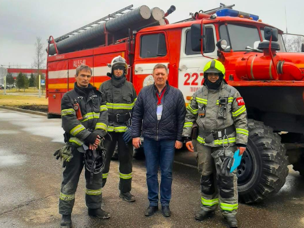 Пожарные эвакуировали сотрудников киностудии «Звезда»