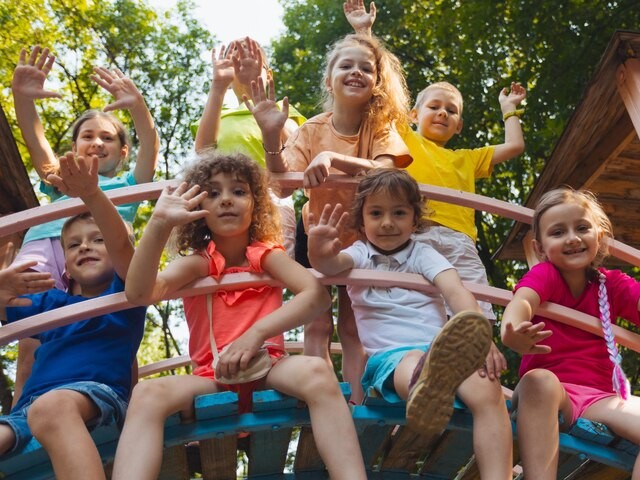 Жители Протвино могут выбрать летние детские лагеря на онлайн-платформе