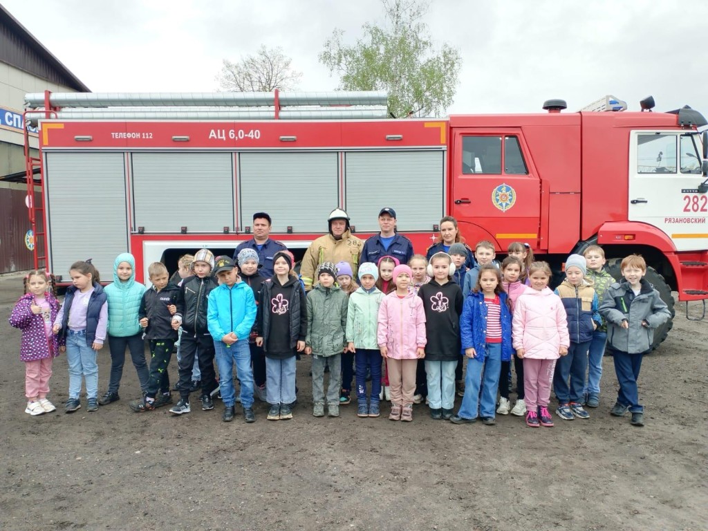 Школьники из поселка Рязановский познакомились с профессией пожарного |  REGIONS.RU / Егорьевск