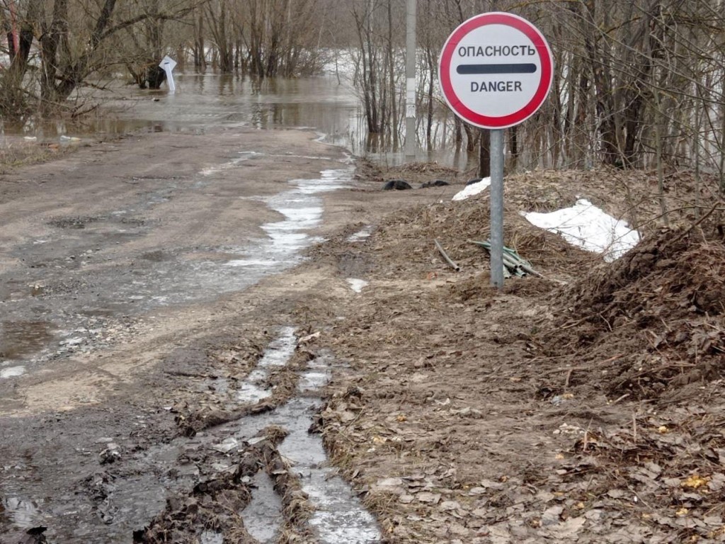 В Лосино-Петровском ограничили дорожное движение от д Кармолино до СНТ