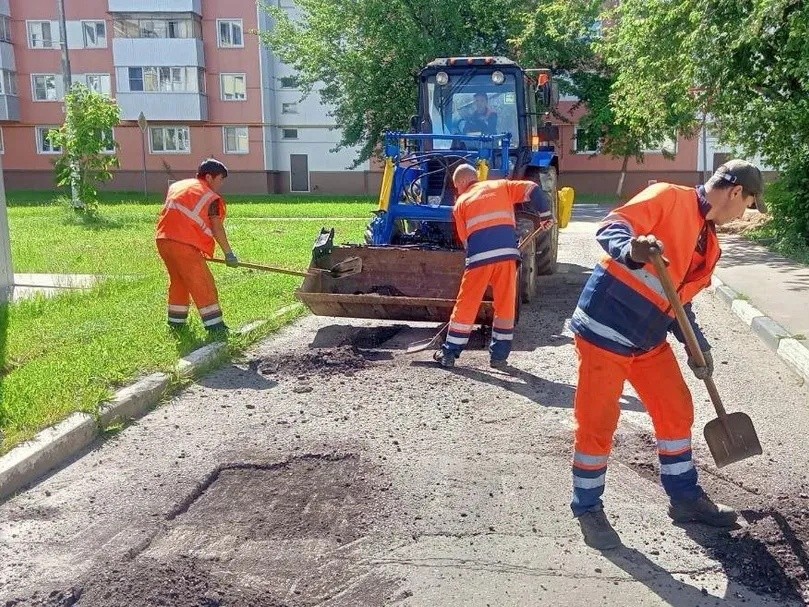 Бронничан ознакомили с графиком ремонта асфальта во дворах: список адресов