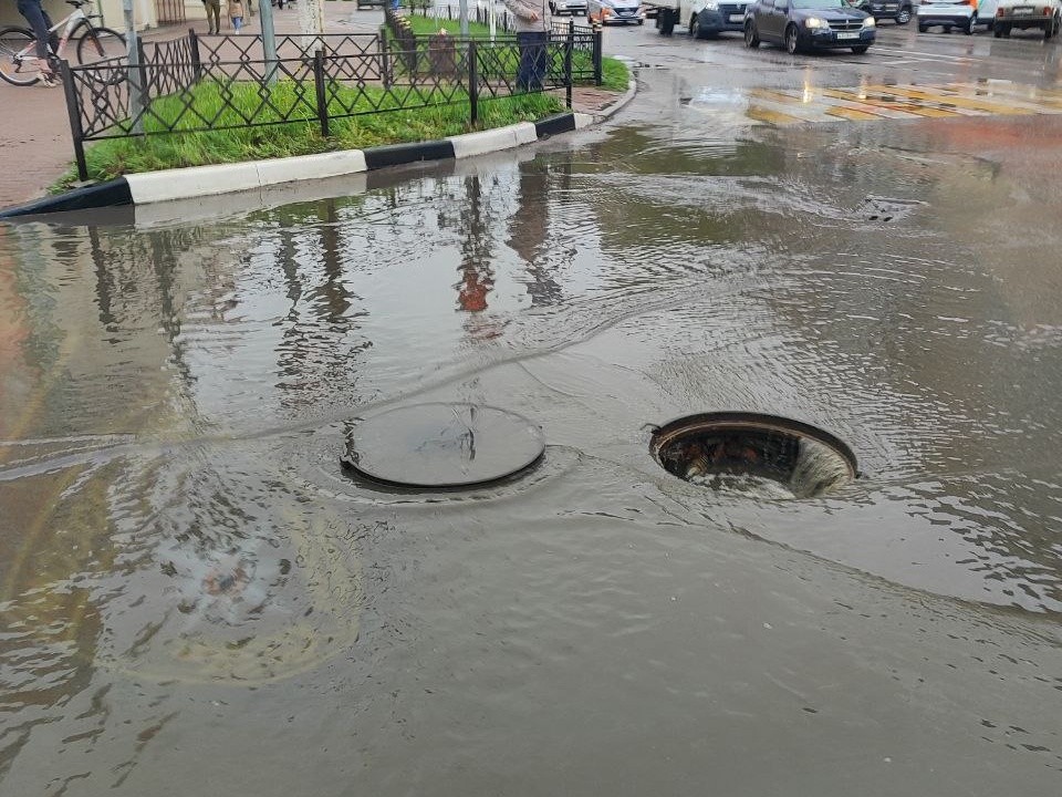 «Море волнуется раз»: мощный ливень затопил улицы в Раменском и Жуковском