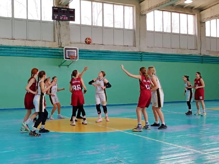 Электростальские баскетболистки разгромили сборные Ногинска и Красногорска