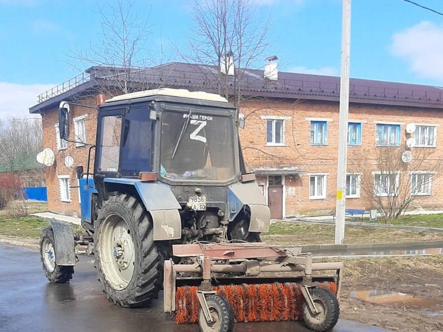 В Лотошино коммунальщики привели в порядок улицы и освещение на них