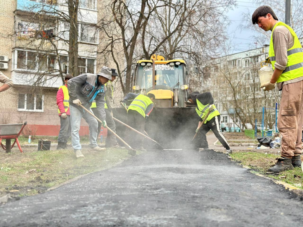 В Нахабино, Павшинской пойме, Ильинском и Красногорске делают тротуары и дороги
