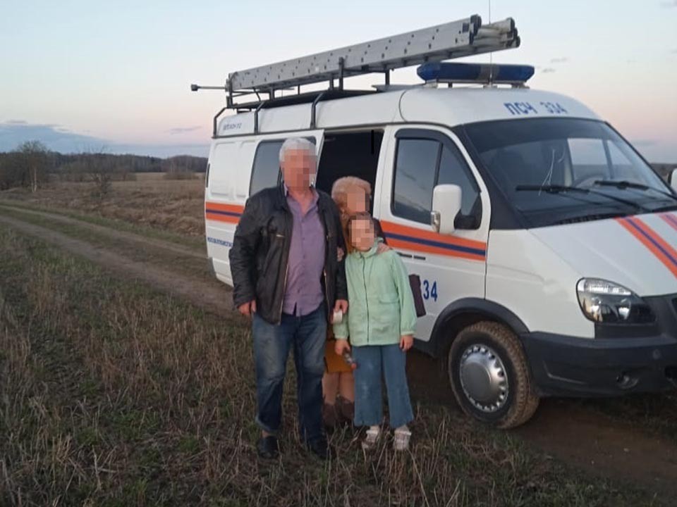 Семья из Ступина, застрявшая в лесу, спасена благодаря помощи спасателей