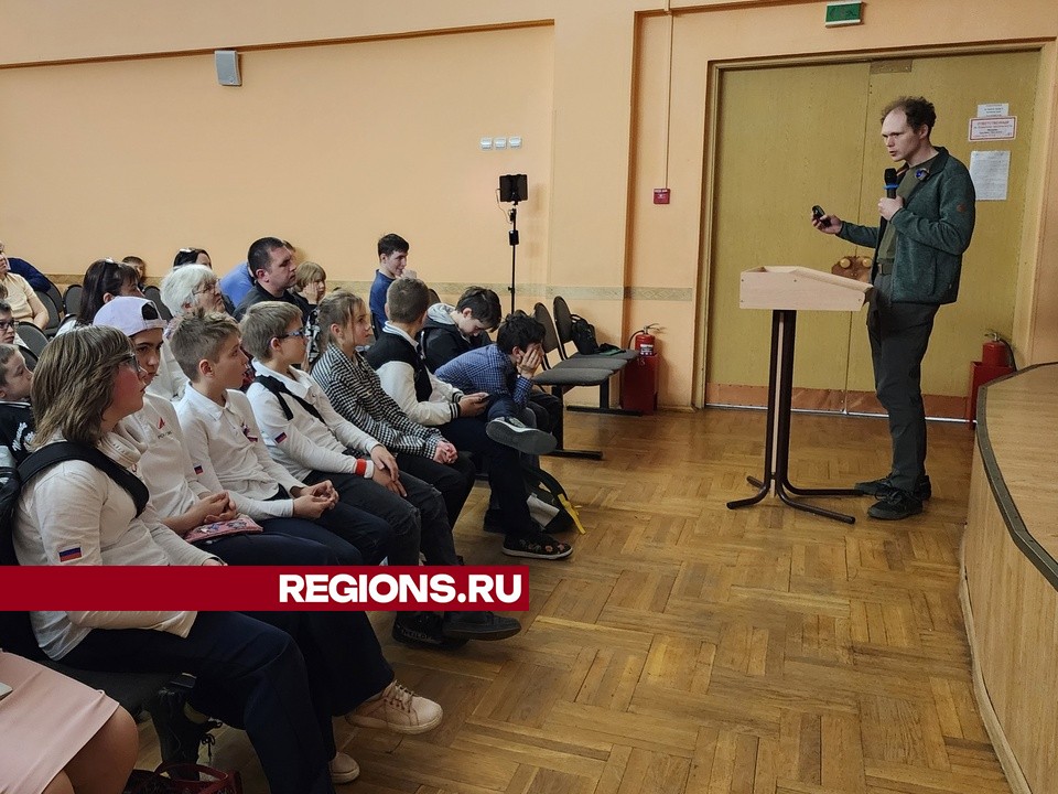 Ученый раскрыл школьникам тайны Вселенной