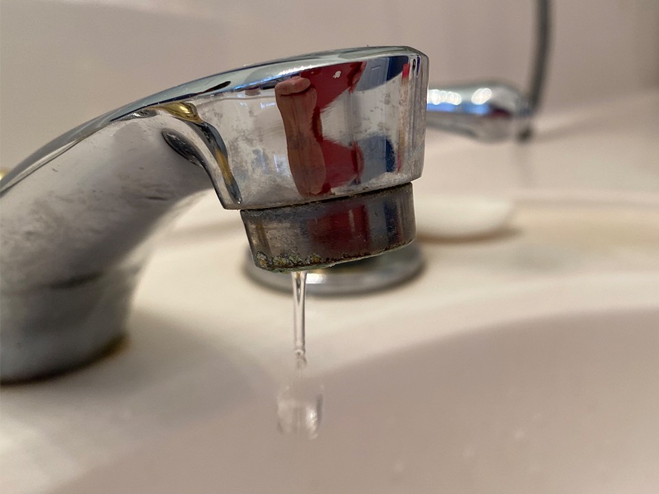 Холодную воду отключат в шести жилых домах во Фрязине во вторник