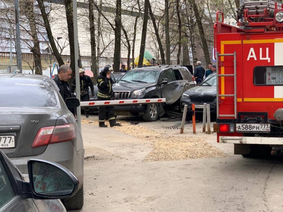 На севере Москвы взорвался автомобиль