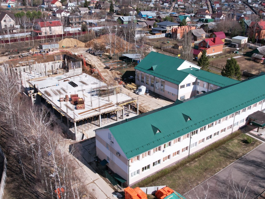 Новый корпус школы в Покровском достроят к концу года