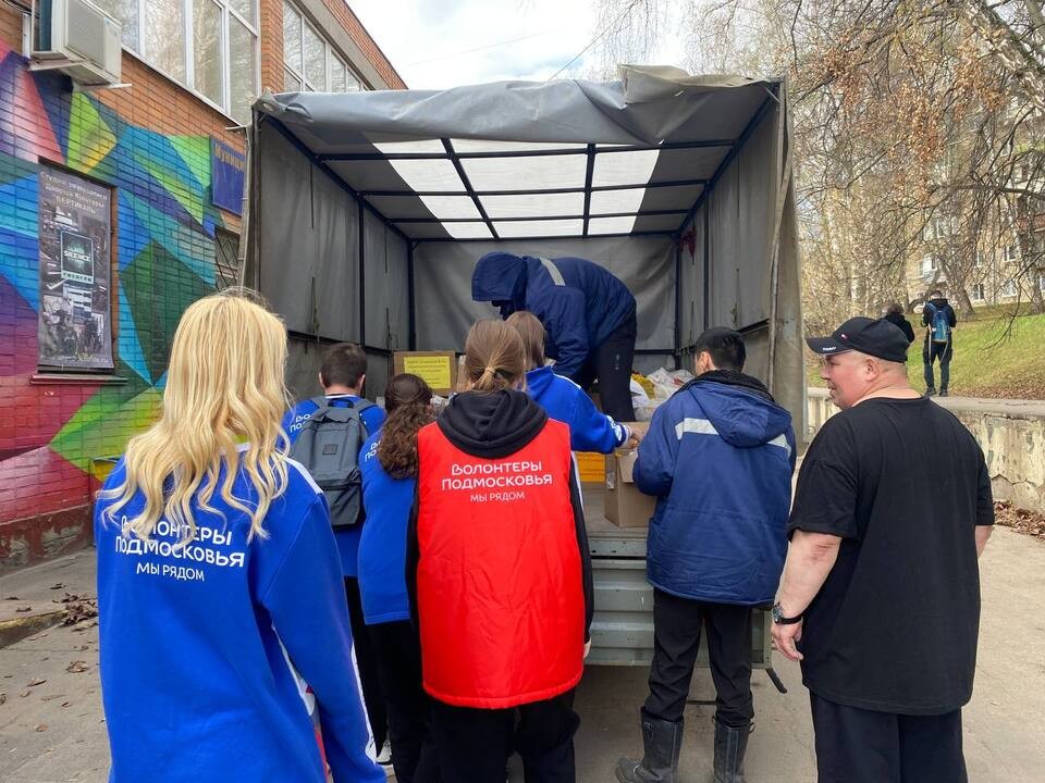 Жители Дзержинского могут получить поддержку на реализацию добровольческих идей и инициатив