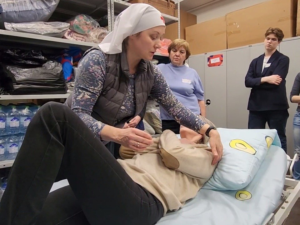 Органайзеры на больничные койки и летние повязки для раненых бойцов СВО разработали в Черноголовке
