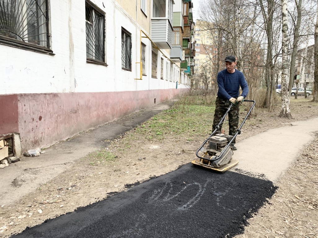 Жителям Балашихи рассказали, куда обратиться, чтобы залатали яму на дороге  | REGIONS.RU / Балашиха