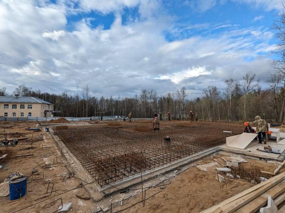 Строители обещают построить подстанцию скорой помощи в деревне Сухарево менее чем за год