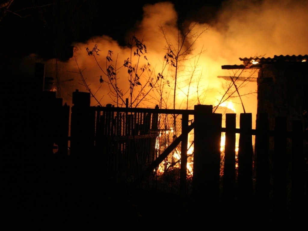 Дом горел в деревне Беседы Богородского округа
