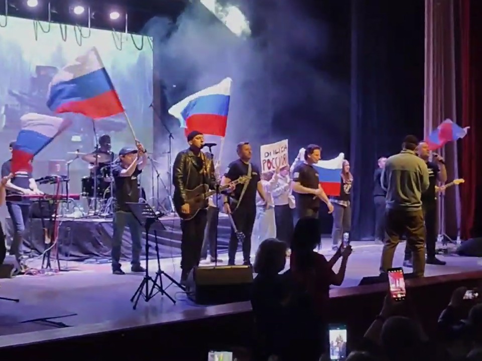 Ведущий Первого канала и рок-группа «Наши» открыли во Фрязине декаду патриотических мероприятий