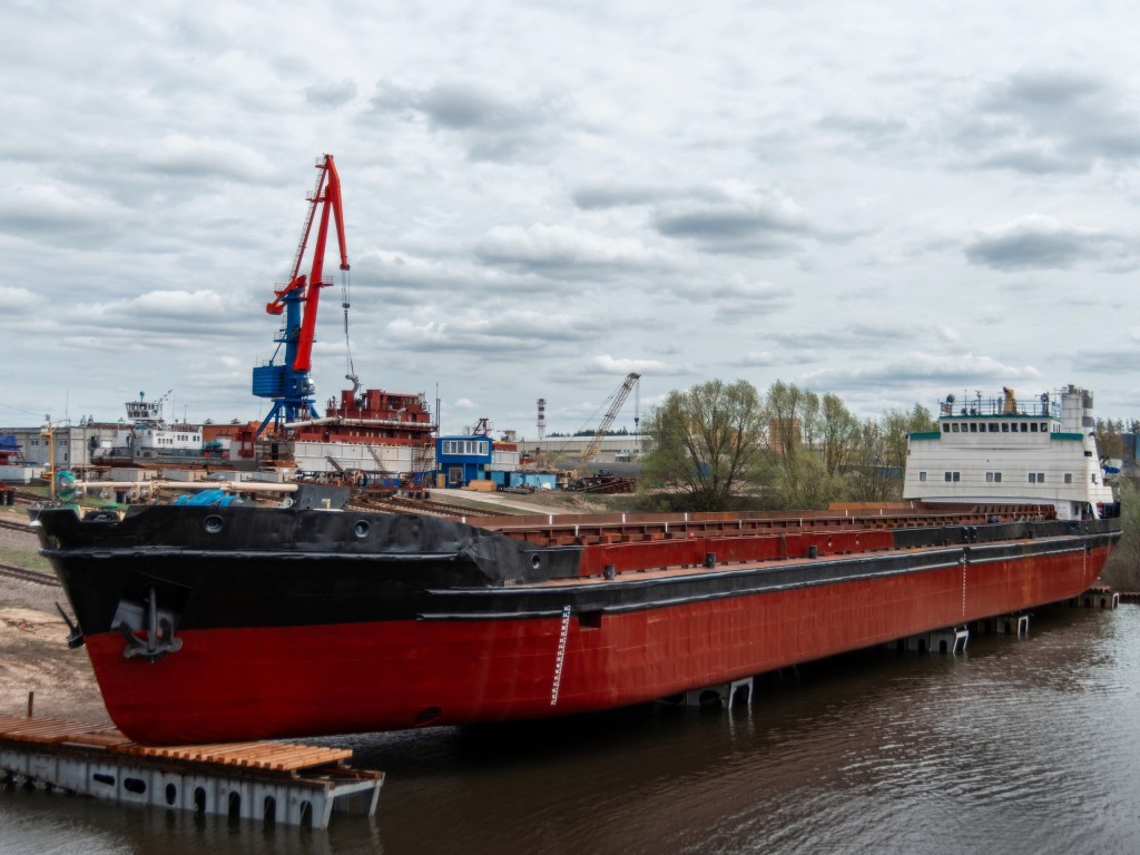 Теплоход «Невский-18» спустили на воду в Коломне