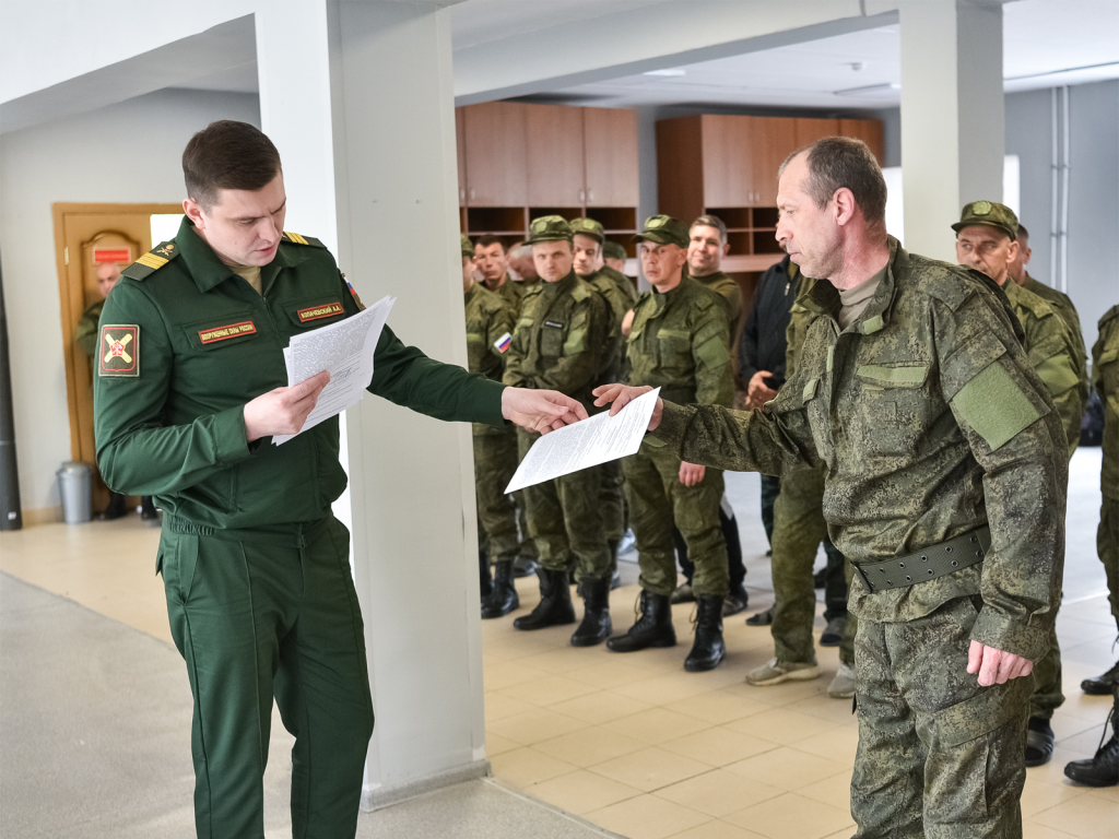 Заключившим контракт на военную службу в Подмосковье единовременно выплатят один миллион рублей