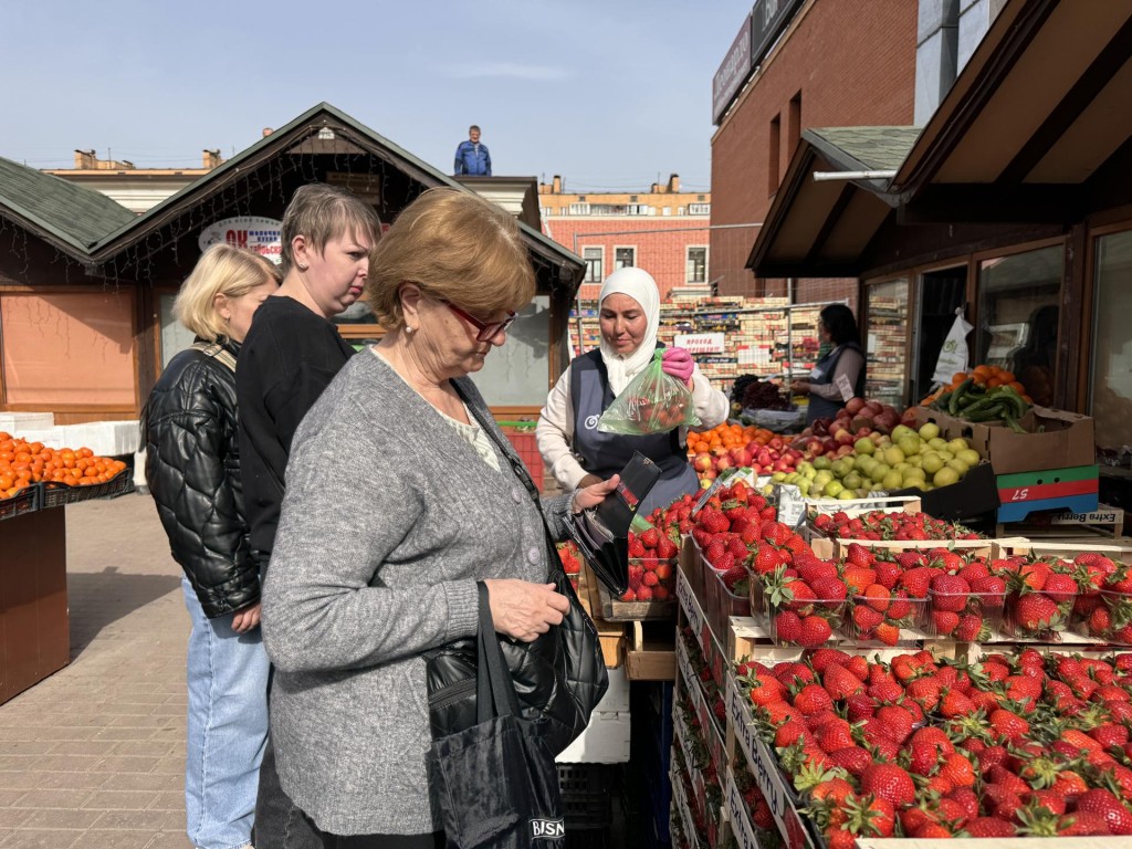 Врачи не рекомендуют торопиться покупать импортную клубнику, лучше  дождаться своей – крымской и краснодарской | REGIONS.RU / Одинцово