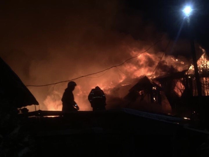 Два пожара произошли за ночь в Ленинском округе