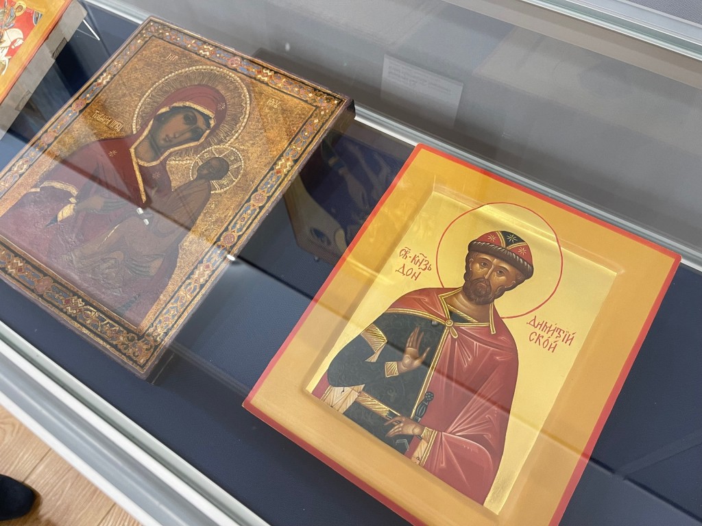 Образы святых воинов в иконах, живописи и скульптуре могут увидеть щелковцы на новой выставке