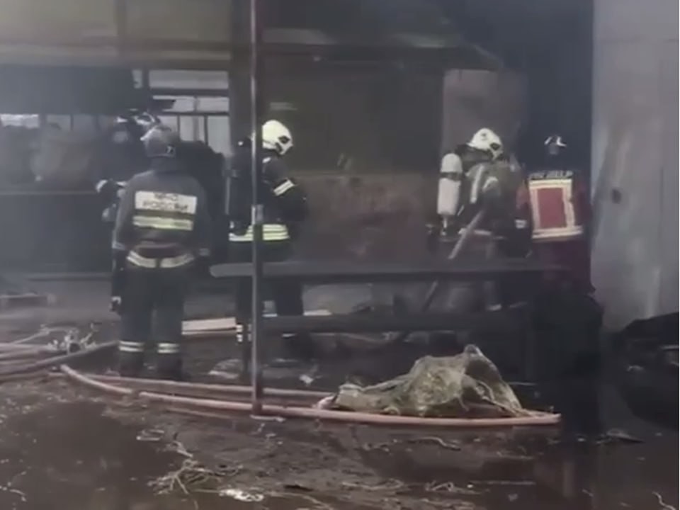 В Химках локализовали крупный пожар на складе с материалами из карбоната