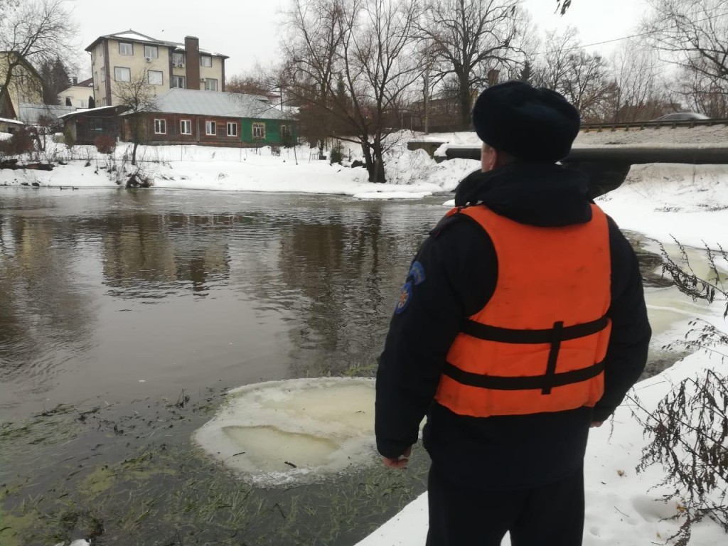 Подмосковные спасатели провели профилактические мероприятия на водных объектах