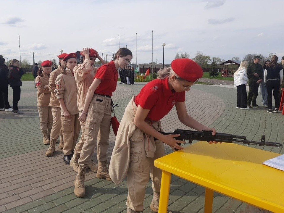 Лучшими в военных дисциплинах оказались школьники из Серебряных Прудов