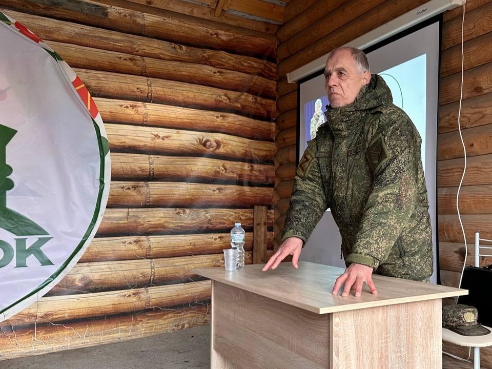 Ветеран СВО рассказал молодежи о боевых буднях