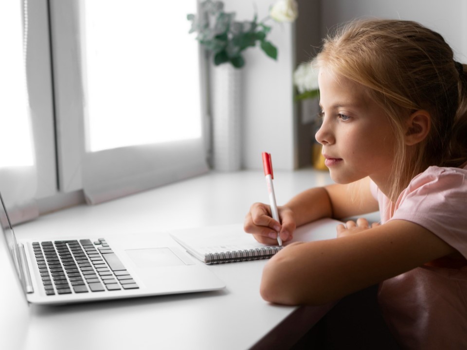 Подмосковные школьники примут участие в «Уроке цифры»