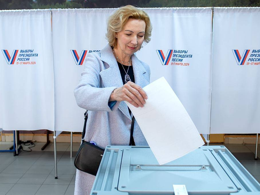 Педагоги, учителя и музыканты: подольчане активно голосуют на президентских выборах