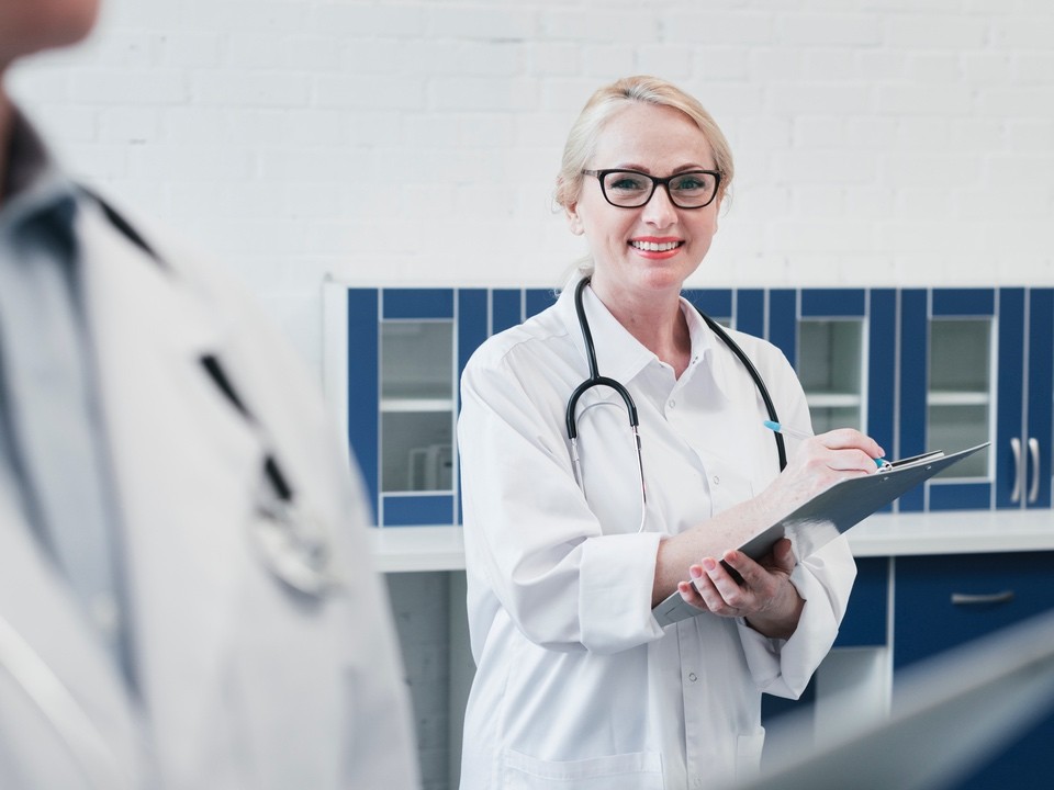 Жителей Дзержинского приглашают вступить в медицинский чат