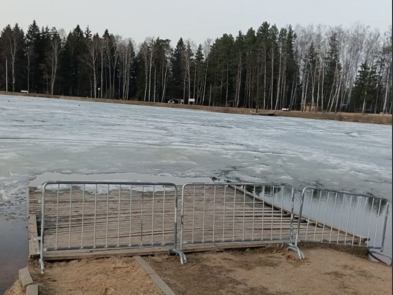 На Новом озере огородили мост после сигнала от жителей