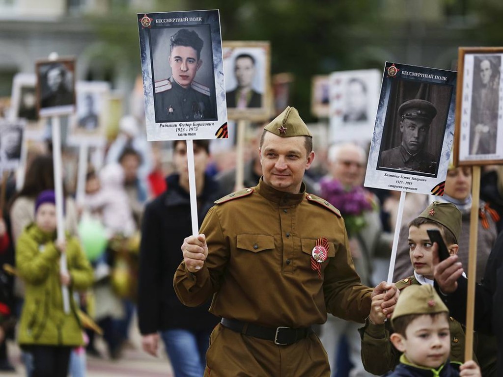 Видео фотографий бессмертного полка. Шествие Бессмертного полка.