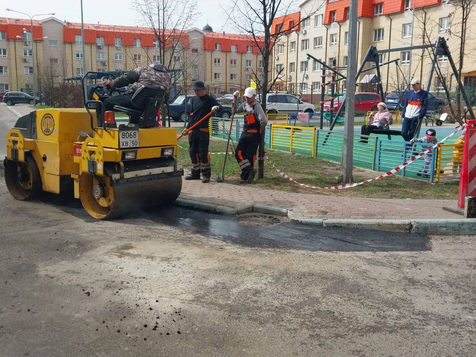 Более 1000 ям устранили в округе с начала года