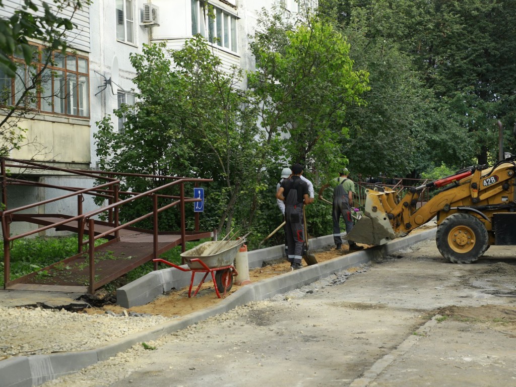 Стало известно, в каких дворах округа в этом году отремонтируют дороги и  построят тротуары | REGIONS.RU / Наро-Фоминск