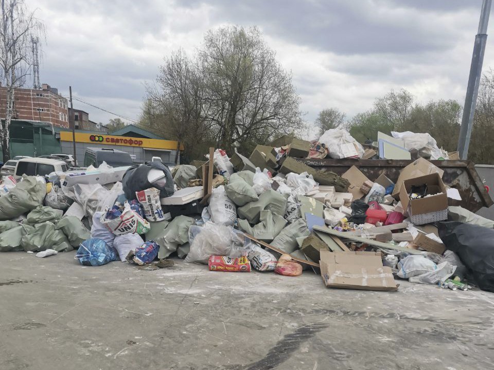 Рядом с рекой Клязьма убрали мусорный завал