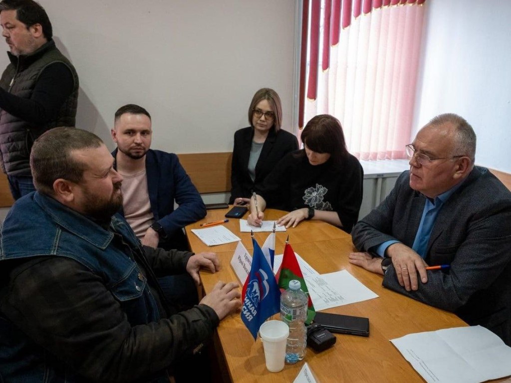 Разговор начистоту: в Новогуслево более 30 человек решили вопросы во время выездного приема окружной администрации