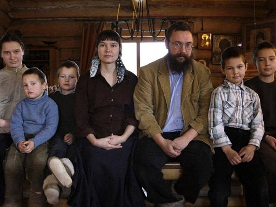 «Миллионы остались в 90-х»: жена и дочь православного бизнесмена Стерлигова опровергли слухи о лишении их наследства