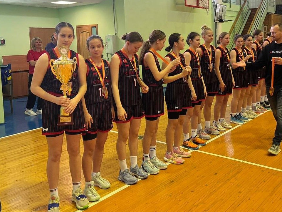 Баскетболистки из Видного завоевали золото на межрегиональном турнире в Удмуртии