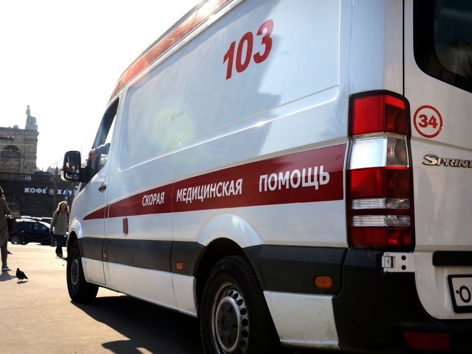 Врачам понадобилась помощь спасателей при госпитализации 300-килограммовой москвички с 4 этажа