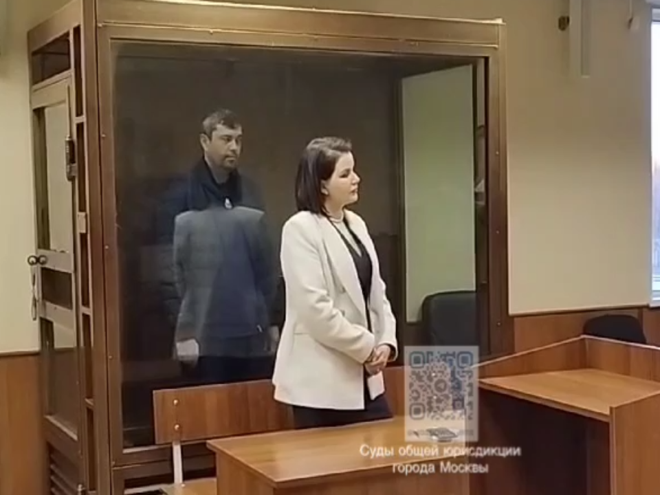 В Москве суд отправил в СИЗО двух сотрудников полиции по делу о незаконной миграции