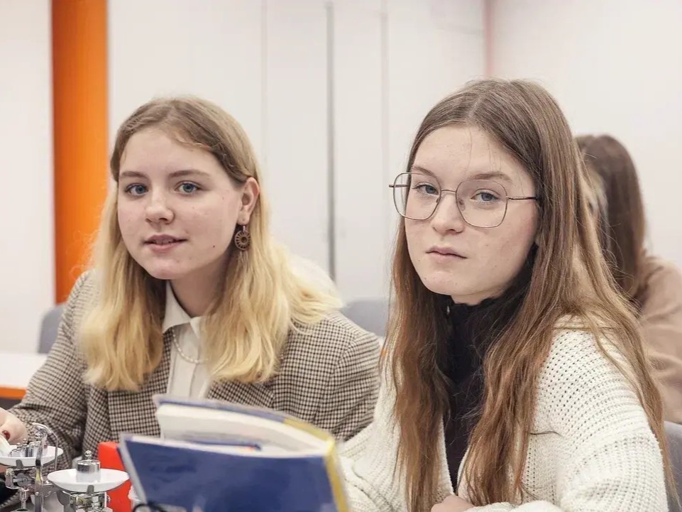 Вся семья теперь может следить за успеваемостью школьника