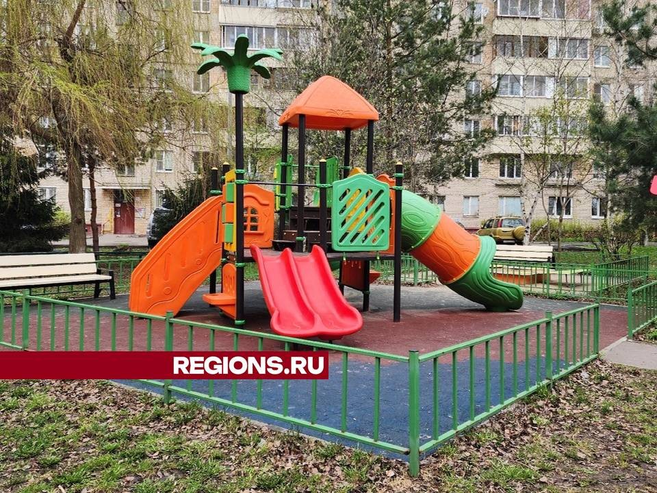 В центре Подольска по итогам проверки отремонтируют и покрасят элементы детских площадок, лавочки и урны