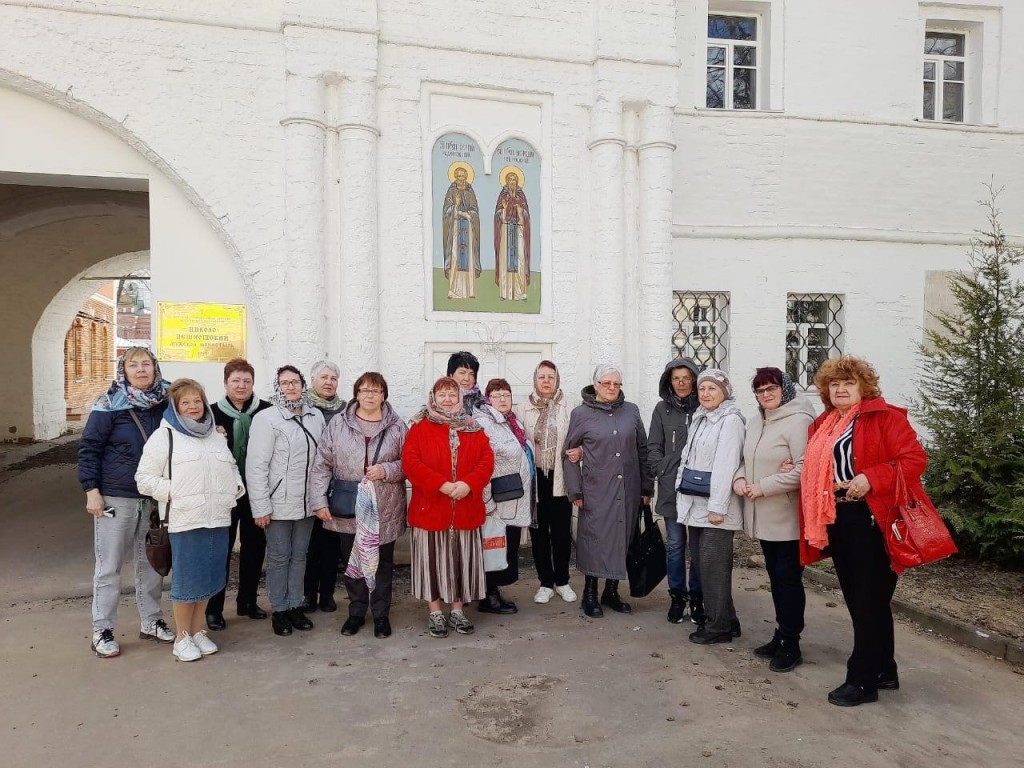 Богородские долголеты побывали в музее лягушки и Дмитровском кремле