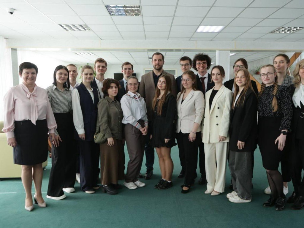 Школьники Чехова на один день стали заместителями главы округа